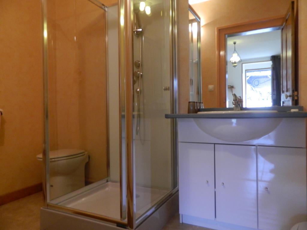 Meubles De Tourisme La Reserve Saint-Pierre-les-Bois Room photo