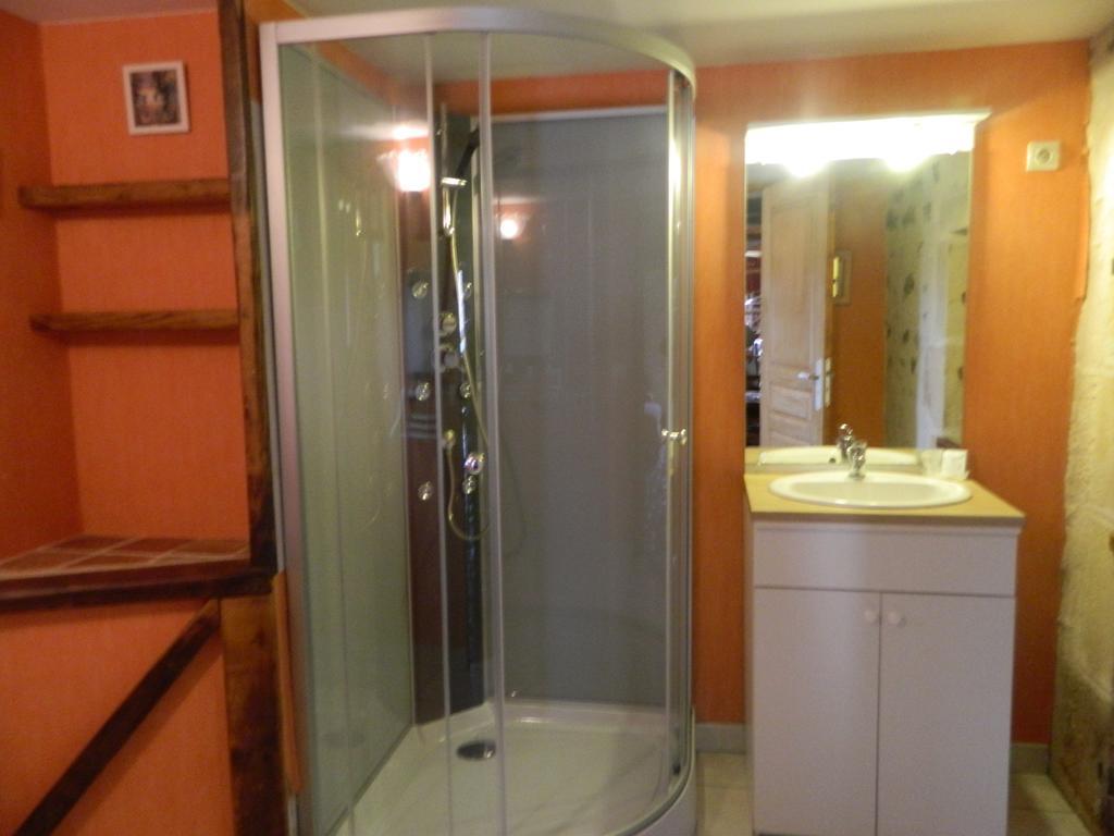 Meubles De Tourisme La Reserve Saint-Pierre-les-Bois Room photo